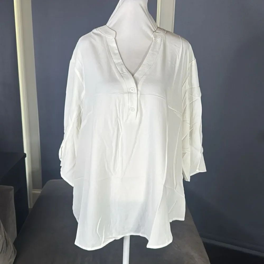 Womenβs White Plus Sized V-Neck Shirtβ3/4 Sleeve Lightweight Size 2XL NEW
